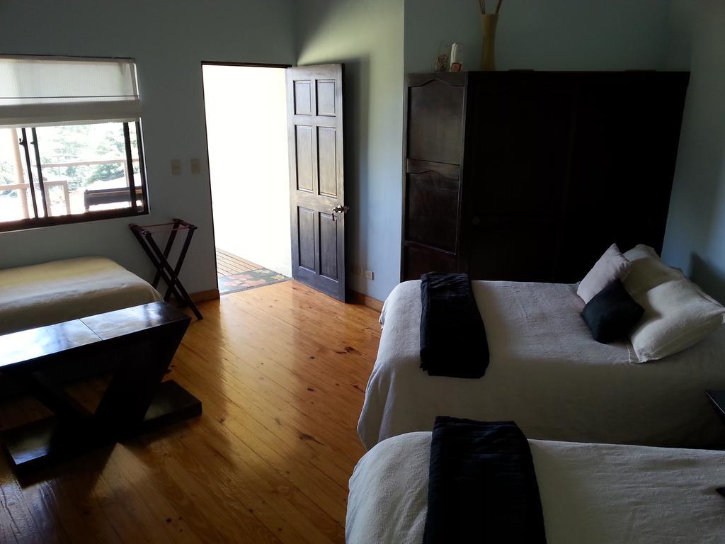 Out Of Bounds Boutique Hotel San Jose  Room photo