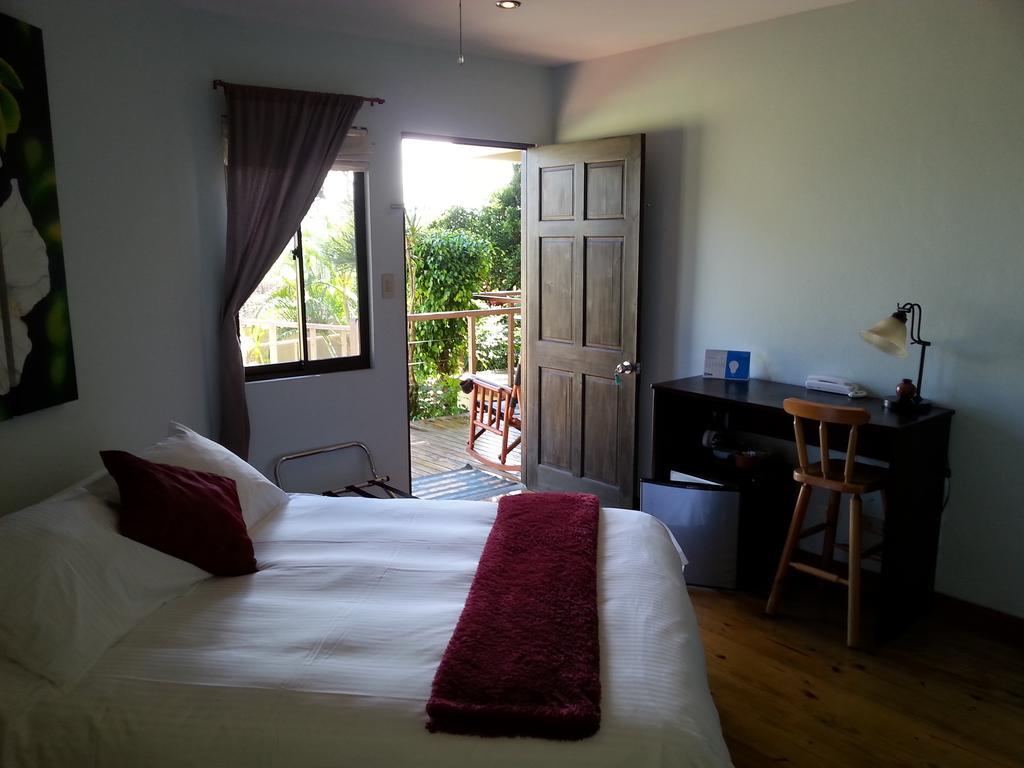 Out Of Bounds Boutique Hotel San Jose  Room photo